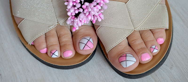 светоотражающий педикюр